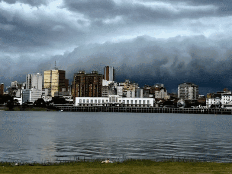 ¡Atención! Tres departamentos en alerta por tormentas esta tarde.