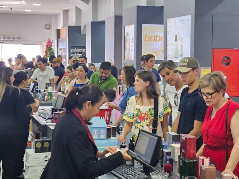 Afluencia considerable de turistas compradores en Pedro Juan Caballero.