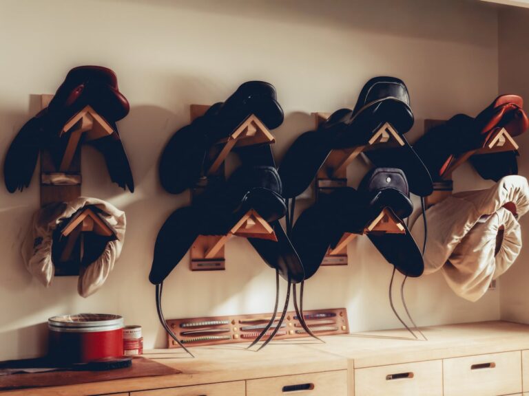 Así funciona la red de talleres y escuelas de artesanía de Hermès, el centro de la marca de lujo francesa