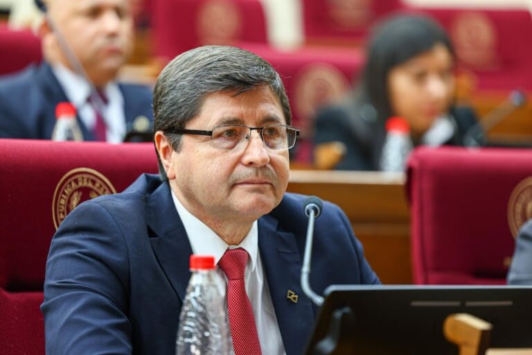 BNF rompe relación con Walton ante posible denuncia penal.