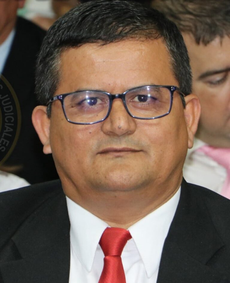 Corte suspende a juez procesado por supuesto abuso.