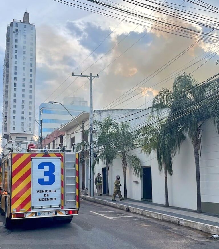 Incendio en depósito del microcentro de Asunción reportado.