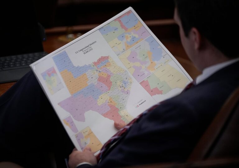 La Corte Suprema permite a Texas utilizar sus nuevos mapas electorales que benefician a los republicanos