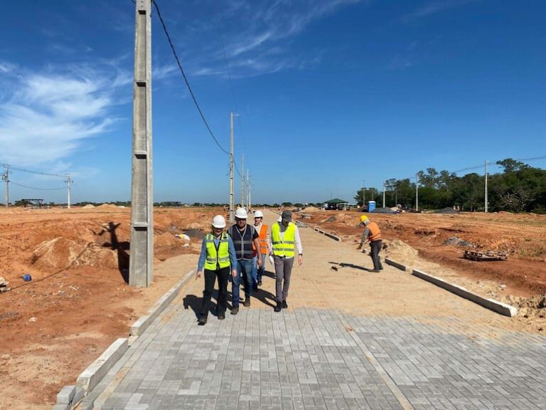 MOPC: Barrio Bañado Tacumbú logra 32% de avance inicial.