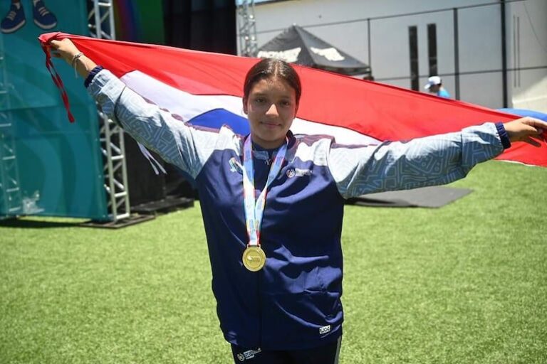 Yennifer Martínez alcanza la cima en los Juegos Sudamericanos Escolares 2025 – Deportes en Polideportivo.