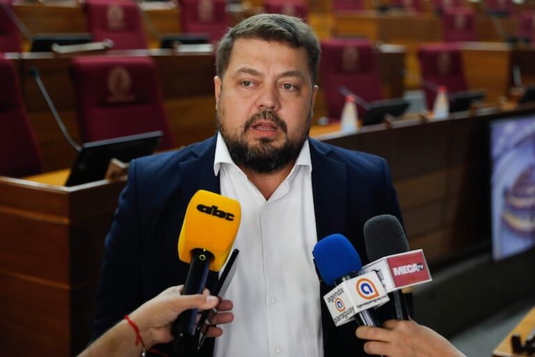 Mafia de pagarés: Soroka considera juicio político a ministros.