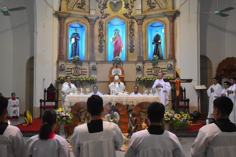 Monseñor Cabello señala crisis familiar y su violencia social.