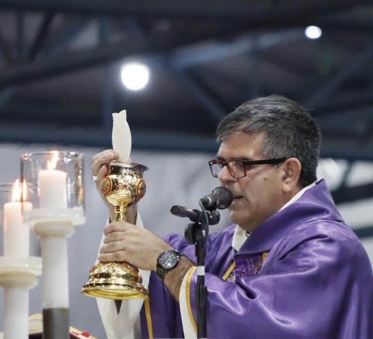 Monseñor López alerta sobre “negociaciones” de bienes estatales en Caacupé.