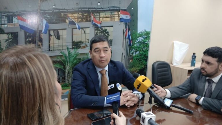 Nakayama argumenta que hay ministros que necesitan sustitución.