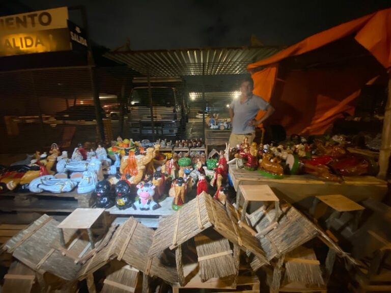 Pesebres en Mercado 4: esperan impulsar ventas con aguinaldo.