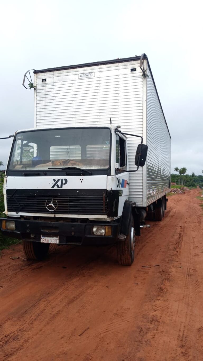 Piratas del asfalto asaltan camión de calzados en Ypacaraí.