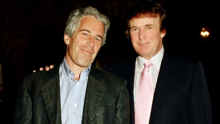 Trump viajó en el avión de Epstein «muchas más veces» de lo que se creía, según nuevos documentos del Departamento de Justicia