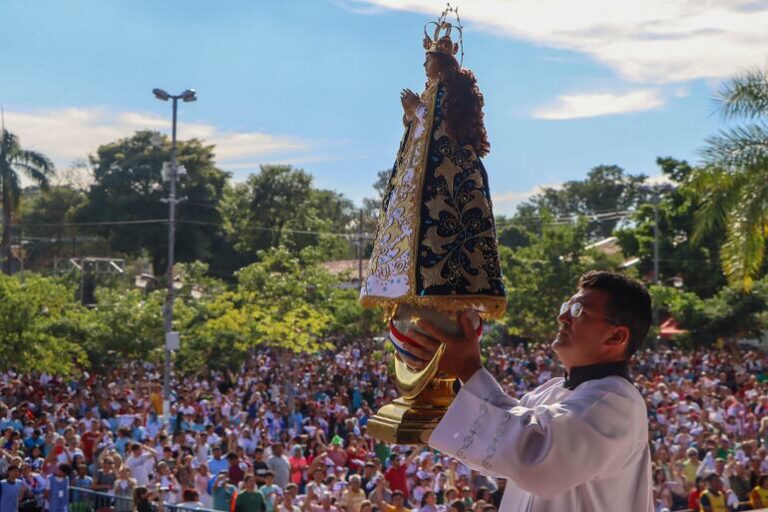 Virgen Medianera de las Gracias: ¿Culto o Mariolatría?