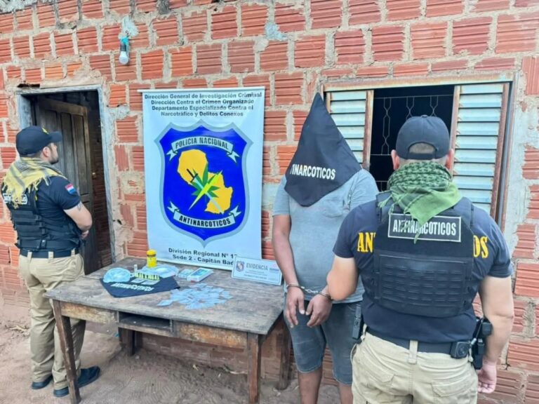 Allanamiento en Capitán Bado por microtráfico deja un detenido con cocaína.