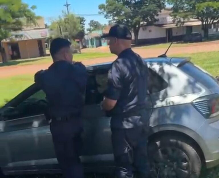 Recuperan automóvil robado por abogada en comisaría de Zanja Pytã.