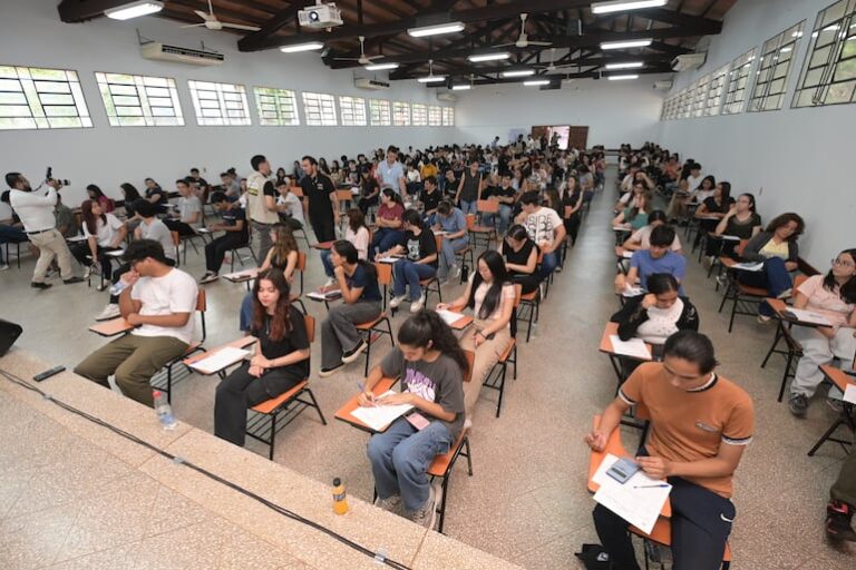 Becas gubernamentales: carreras priorizadas recibirán más financiamiento.