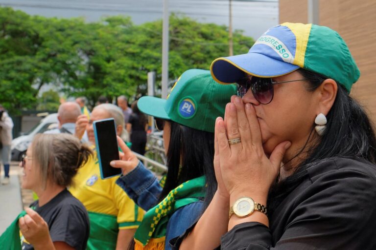 Bolsonaro regresa al hospital para someterse a pruebas médicas tras sufrir un golpe en la cabeza en su celda