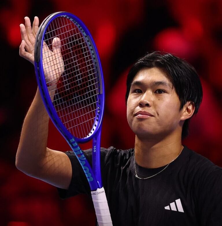 Inicio y fin de la carrera del argentino Ugo Carabelli en el tenis.
