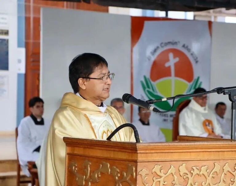 Caacupé: Sacerdote enfatiza que corrupción y robo alejan a Dios.