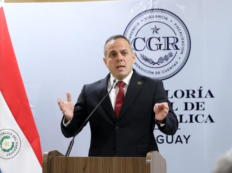 Contraloría opina sobre edición de lujo de Camilo Benítez.