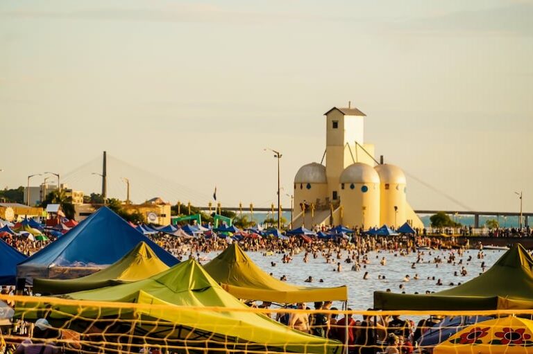 Encarnación: turismo, playa, verano y vacaciones inolvidables.