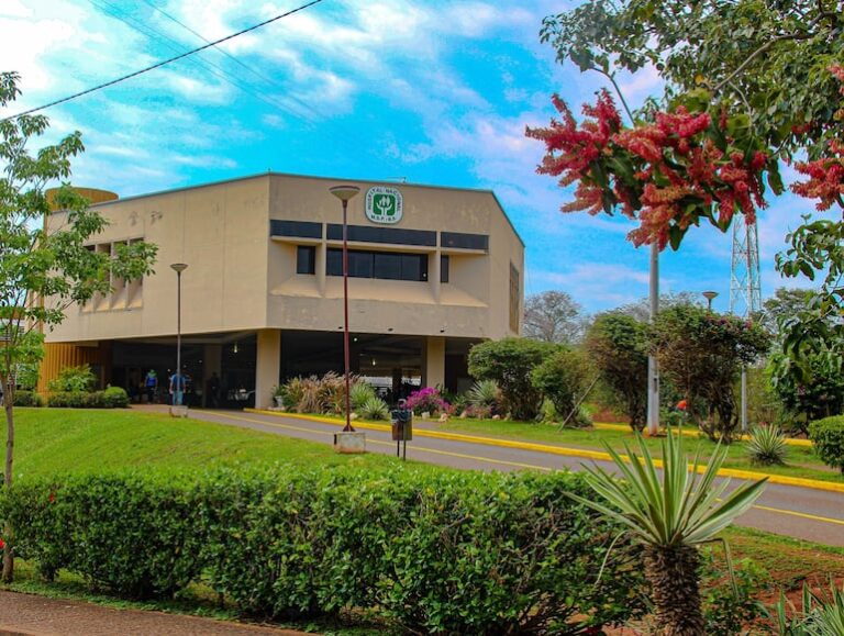 Itauguá: denuncian retraso en aguinaldo y compensaciones salariales.