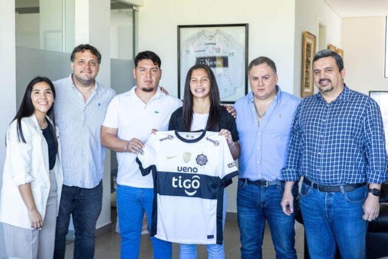 Fútbol femenino: Claudia Martínez lleva su talento a Estados Unidos