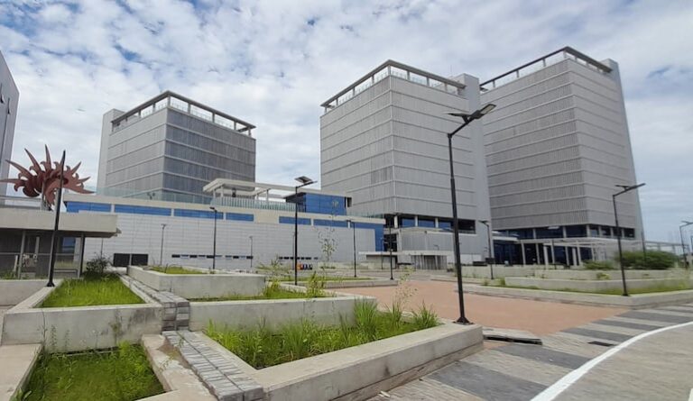 Mudanzas de oficinas gubernamentales al Puerto de Asunción en marzo.