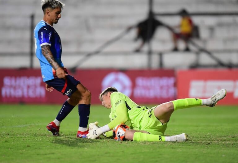 Cerro Porteño empata con San Lorenzo y concluye su gira en Uruguay con falta de efectividad en ataque.