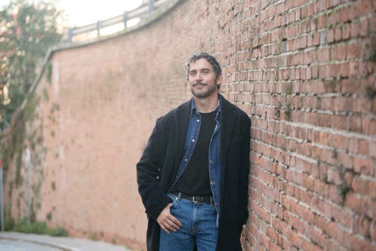 Paco León: “Mucha gente me quiere, pero dos ‘haters’ pueden arruinarte la vida” | Cine: estrenos y críticas