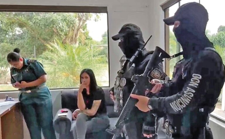 Revocan autorización de Gianina para uso de celular.