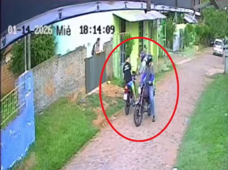 Video registra el asalto y robo de moto en Luque.