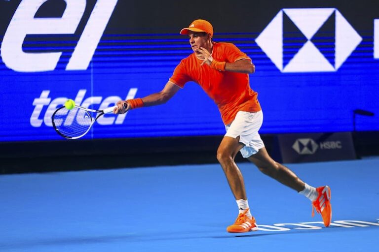 Español Jódar derrota a Cameron Norrie en el tenis.