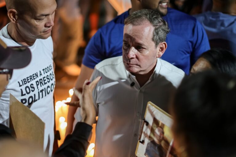 El partido del líder opositor venezolano Juan Pablo Guanipa denuncia su “secuestro” a pocas horas de salir de prisión