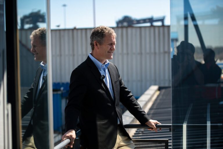 El proyecto del cable submarino chino, el trasfondo de la sanción de Estados Unidos a un ministro Boric