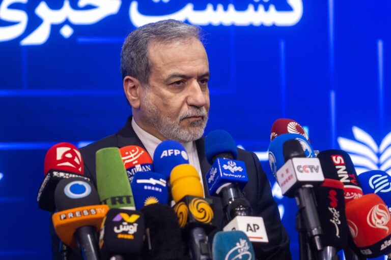 Irán y Estados Unidos se reúnen en Ginebra para intentar evitar la guerra