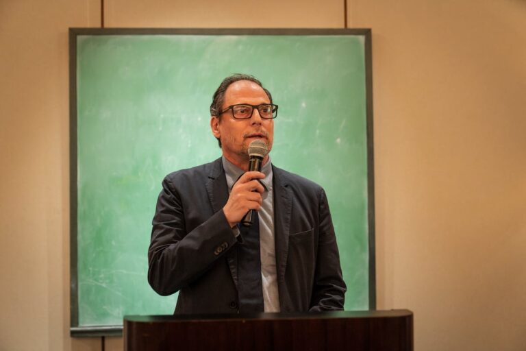 Jan Martínez Ahrens: “La identidad de EL PAÍS sigue intacta en medio siglo: un periodismo que busca la verdad y el contraste”