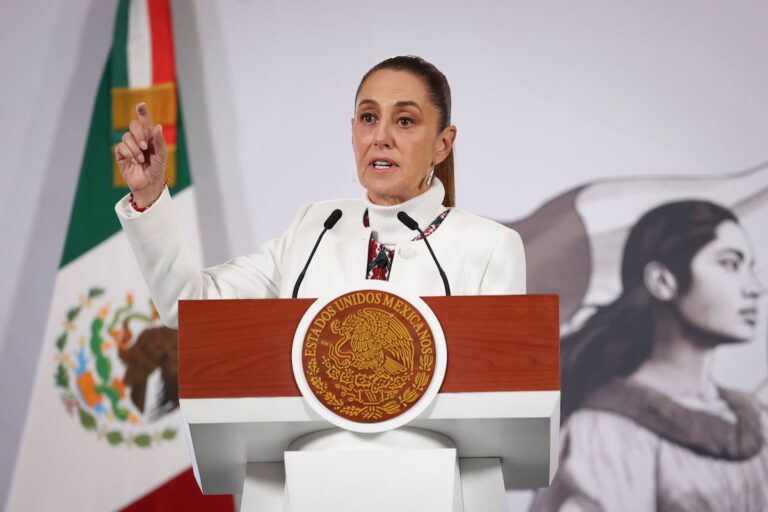 Sheinbaum estudia emprender acciones legales contra Elon Musk por vincularla con el narcotráfico