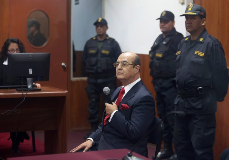 Vladimiro Montesinos, el oscuro asesor de Fujimori, permanecerá en prisión hasta 2037