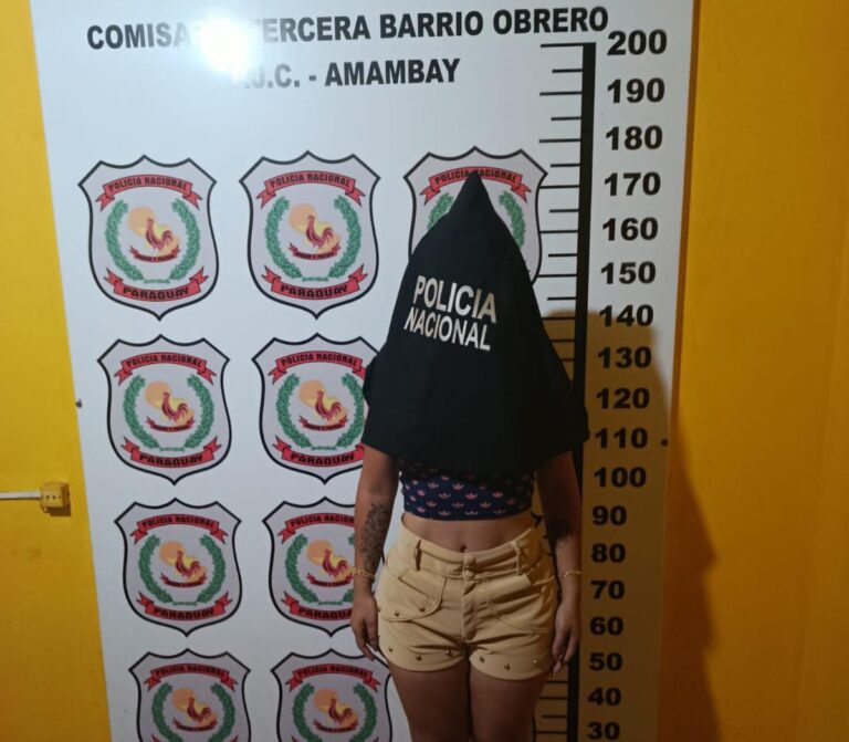 Detienen a ladrón que robó celular a joven en asalto.