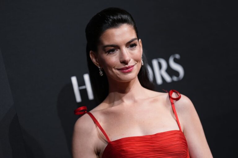 Anne Hathaway aseguró que no había modelos “esqueléticas” en el set de ‘El diablo viste de Prada 2’