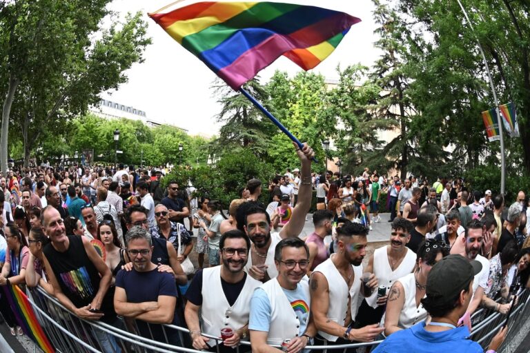 El miedo a un Gobierno con ultras refuerza el voto progresista de las personas LGTBI+