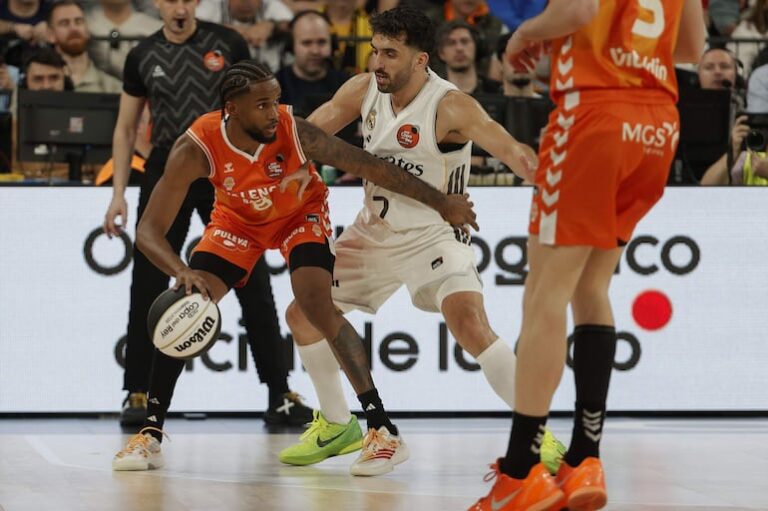 La Liga U interrumpe los encuentros del Real Madrid y Valencia Basket, atrapados en Abu Dabi – Polideportivo.
