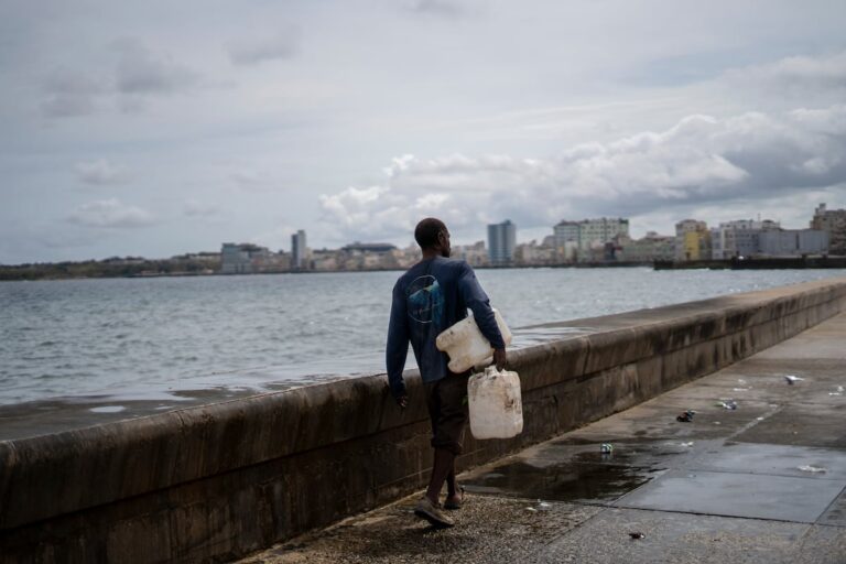 Sheinbaum anuncia que su Gobierno ha enviado un nuevo barco a Cuba con ayuda humanitaria
