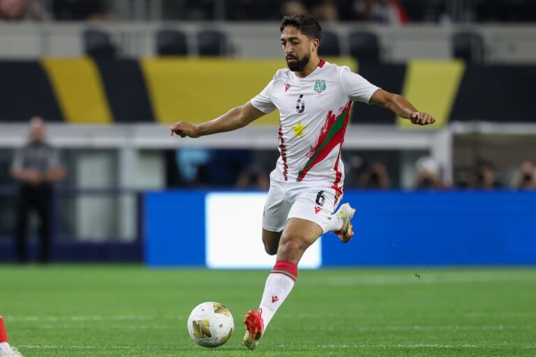 Surinam apela a su herencia holandesa para conseguir un billete al Mundial