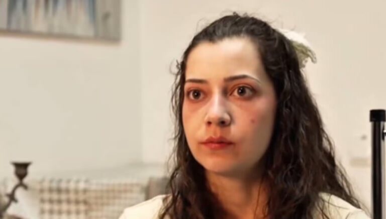 La batalla legal de la joven española: un camino desafiante.