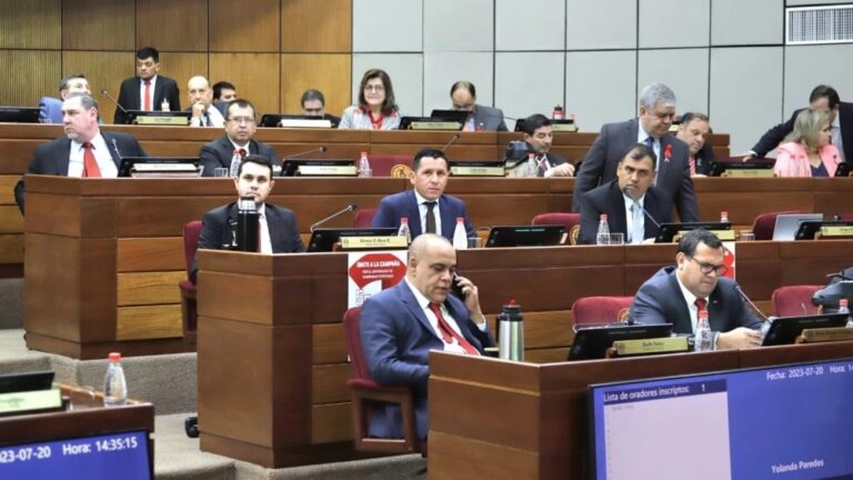 Bachi exhorta a Chaqueñito a dimitir o enfrentarán destitución.