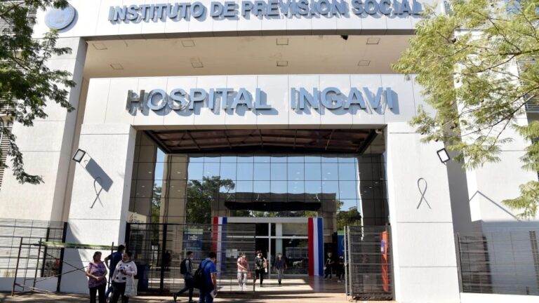 La confianza de mi mamá en su doctora era inquebrantable.