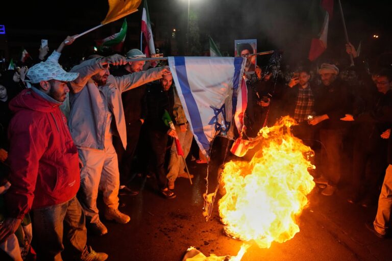 Últimas noticias sobre la guerra entre Estados Unidos e Israel contra Irán, en vivo | Israel acepta el alto el fuego con Irán pero afirma que no incluye al Líbano