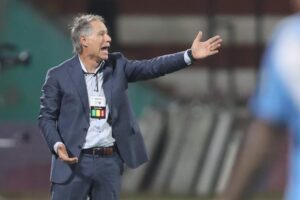 Holan defendió la convocatoria de Morel y admitió que el partido estuvo influenciado – Fútbol Internacional